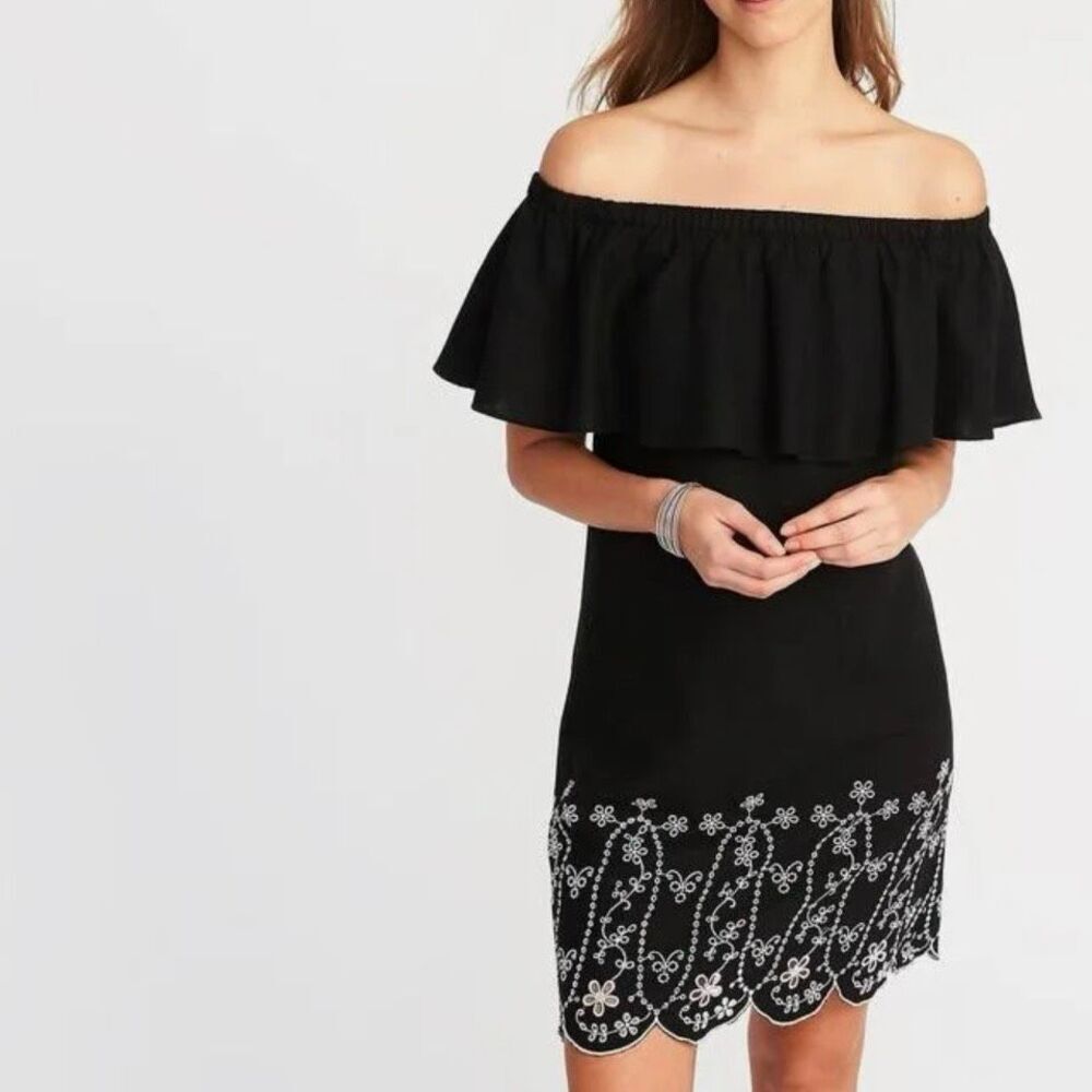 Old navy linen black ruffled neck eyelet hem dress small